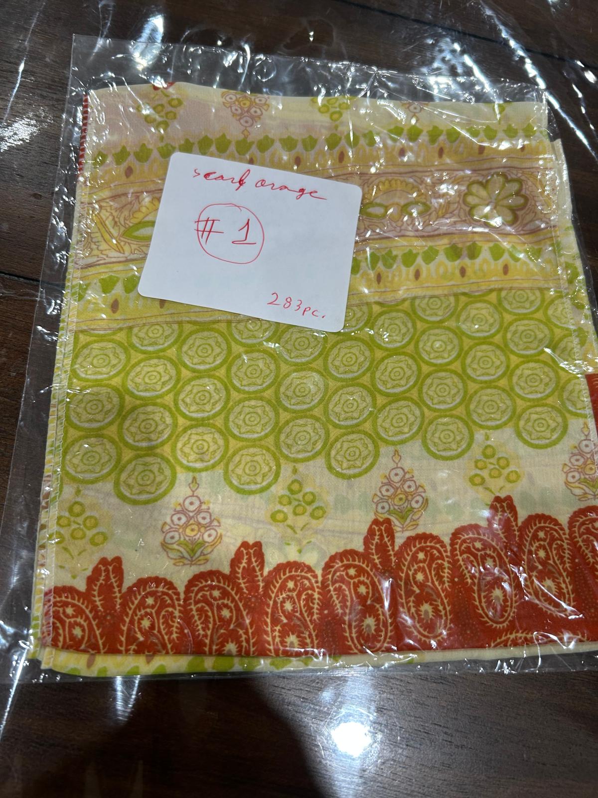 Foulards motif orange Environ 283 pièces